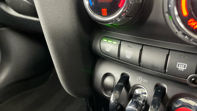 MINI Hatchback 1.5 Cooper Classic Premium 5dr Auto Petrol Hatchback